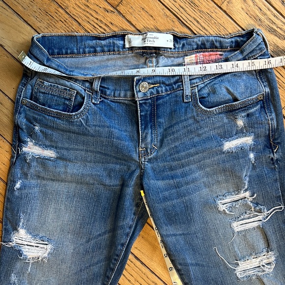 Abercrombie & Fitch Perfect Stretch Destructed Straight Low Rise Jeans 6 - Picture 5 of 10